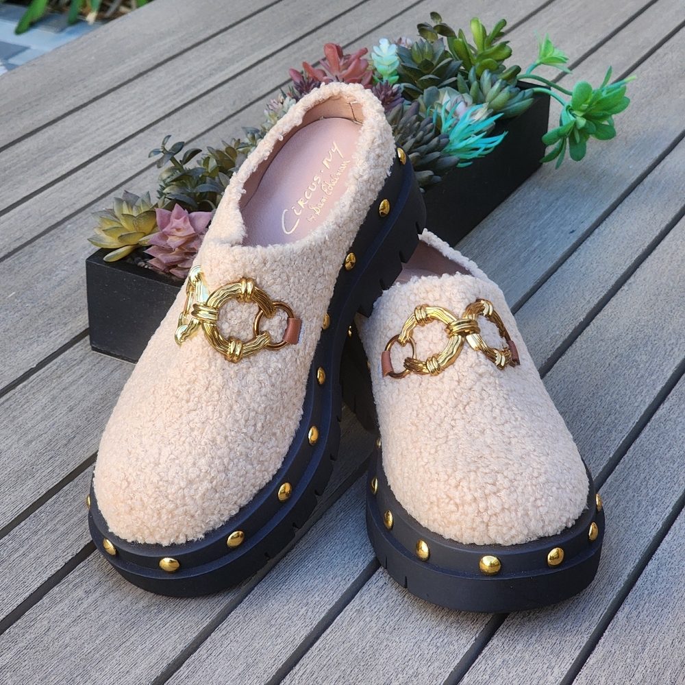 Circus By Sam Edelman Women's Annie Shearling Studded Lug Sole Clogs Size 7.5 - Picture 3 of 8